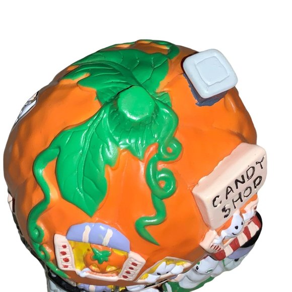 Halloween Candy shop haunted house Lighted - Picture 4 of 9